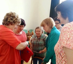 kössünk lányok találkozó, kötő klubb