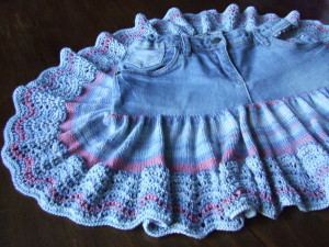 nadrágból szoknya, újrahasznosítás, kötött fodros szoknya